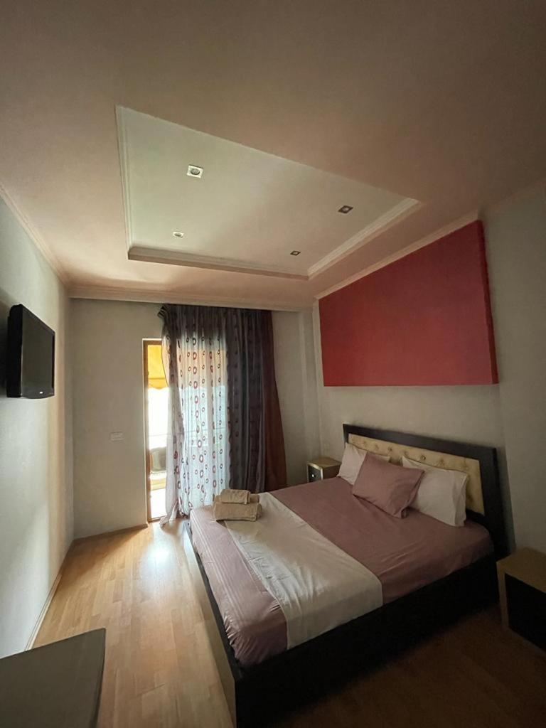 Hotel Shehu ジロカストラ 部屋 写真