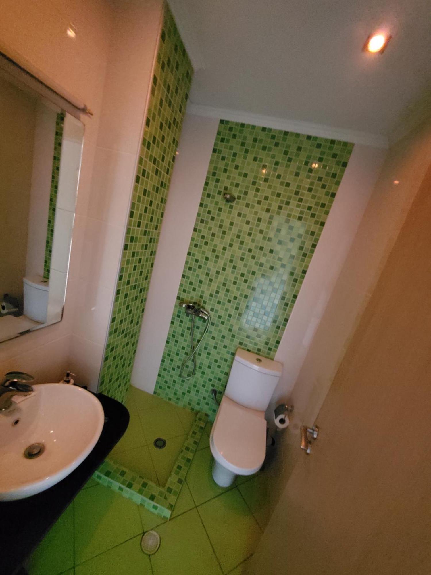 Hotel Shehu ジロカストラ 部屋 写真