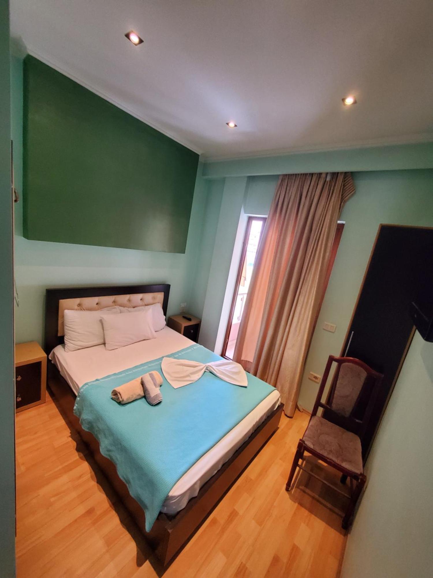 Hotel Shehu ジロカストラ エクステリア 写真