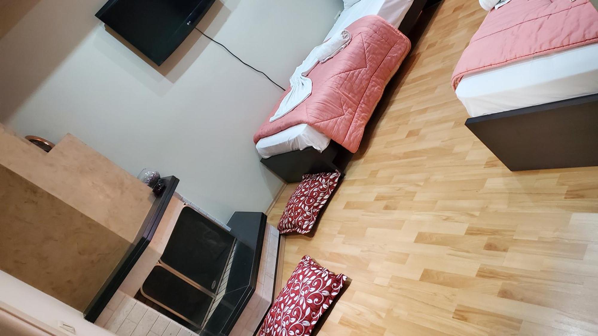 Hotel Shehu ジロカストラ エクステリア 写真