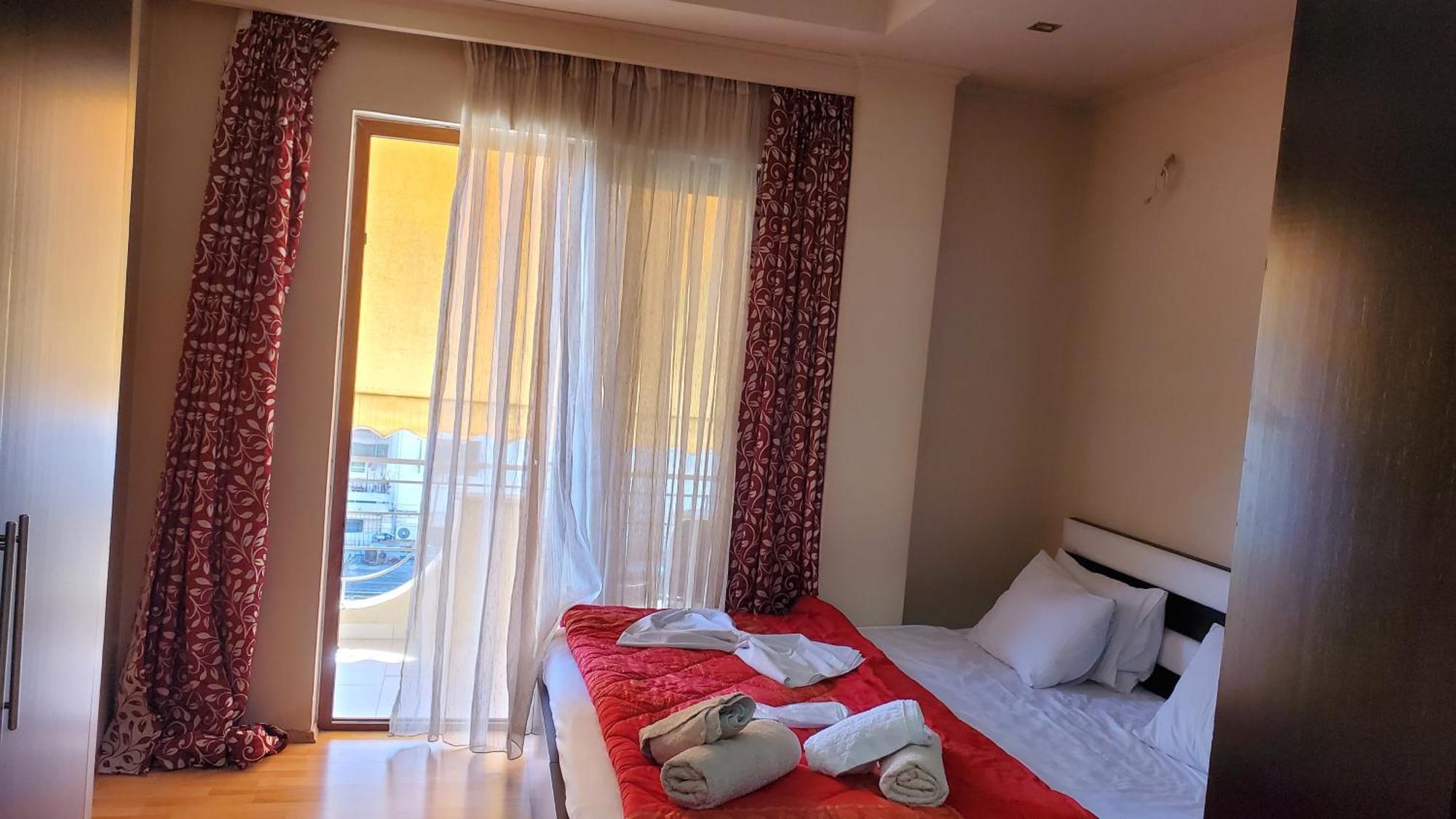 Hotel Shehu ジロカストラ エクステリア 写真