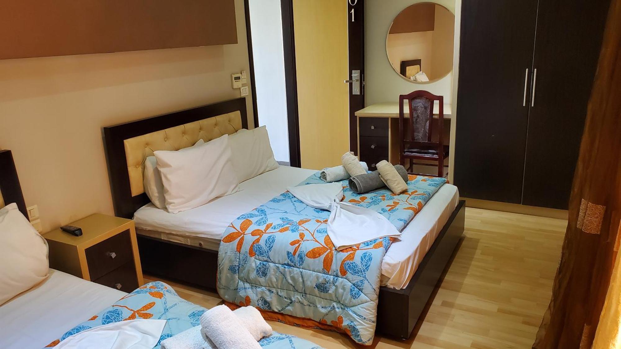 Hotel Shehu ジロカストラ エクステリア 写真