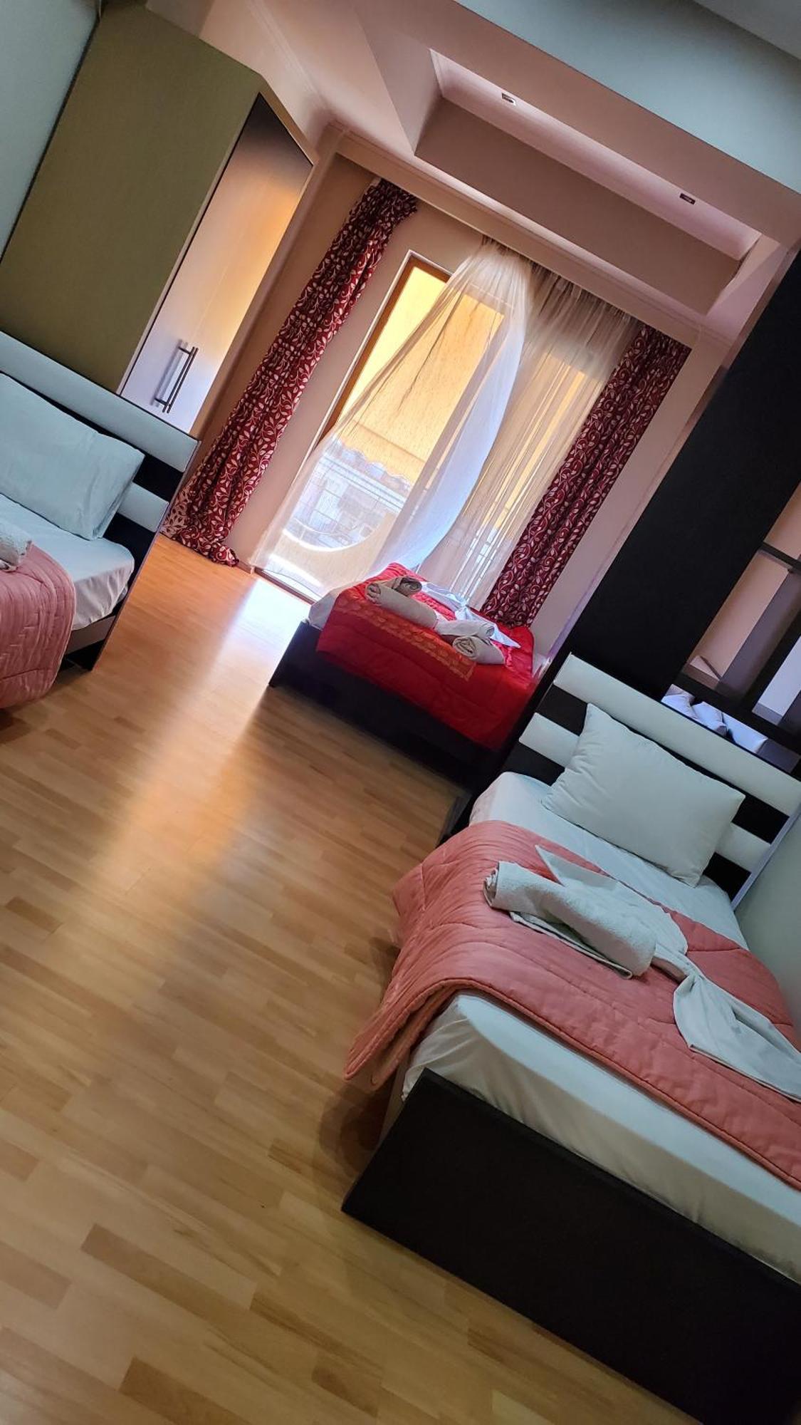 Hotel Shehu ジロカストラ エクステリア 写真