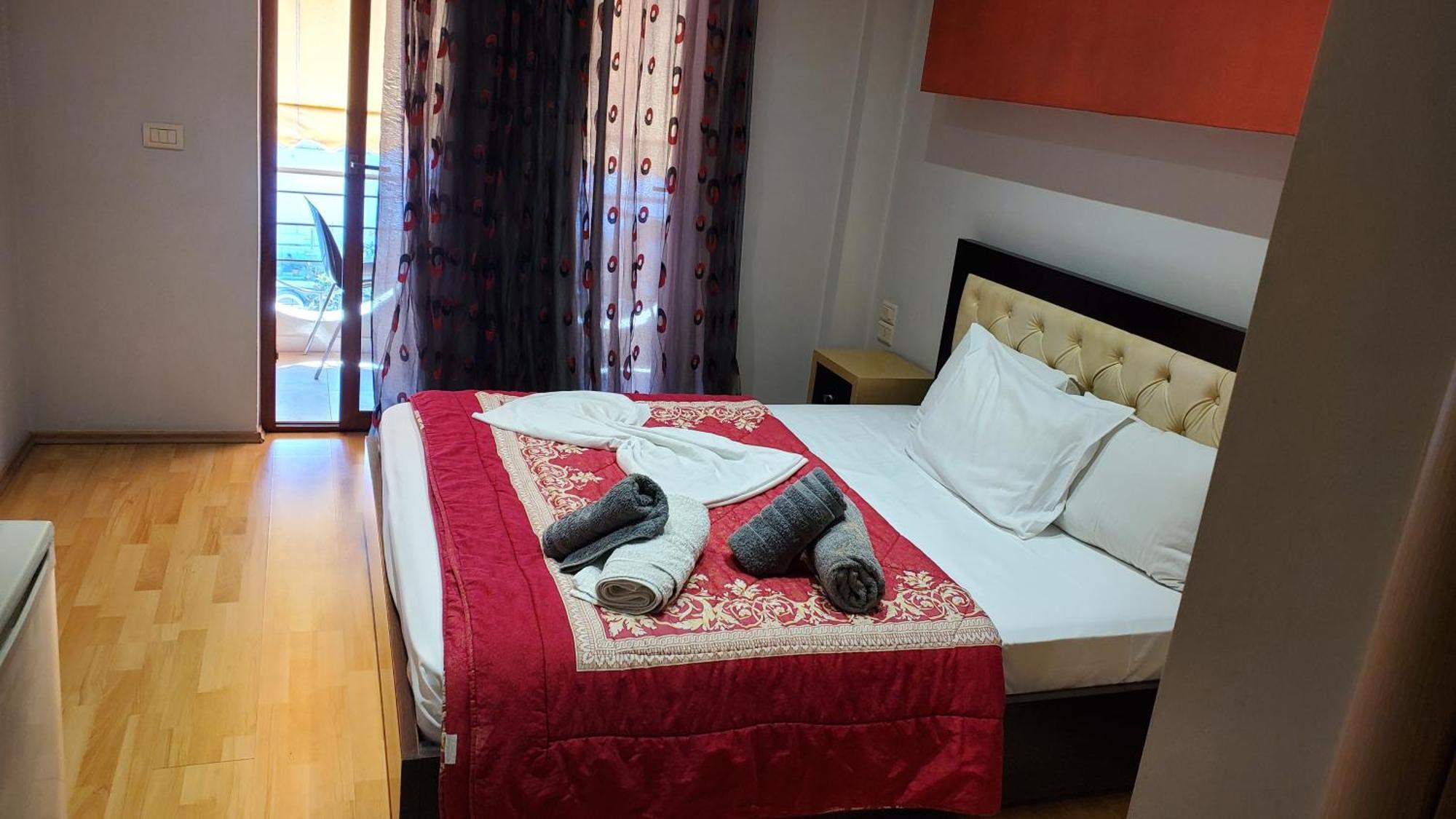 Hotel Shehu ジロカストラ エクステリア 写真