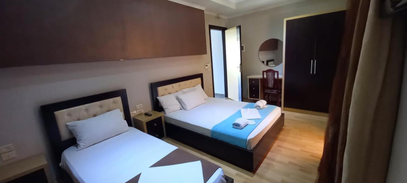 Hotel Shehu ジロカストラ 部屋 写真