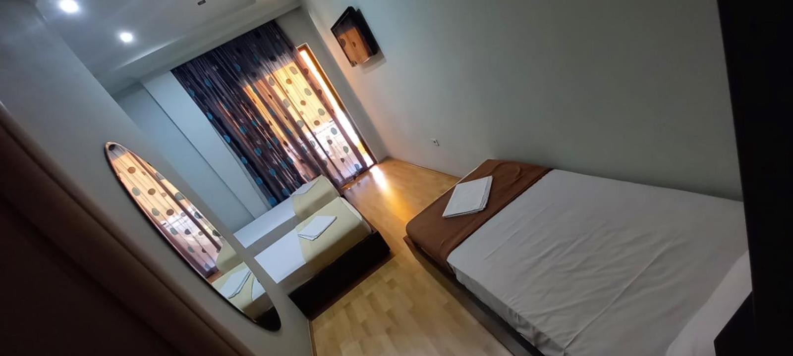 Hotel Shehu ジロカストラ 部屋 写真