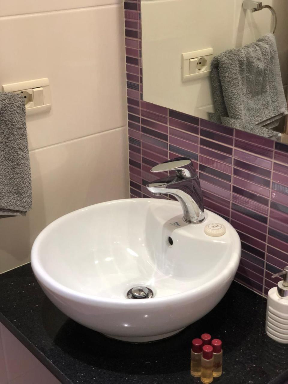 Hotel Shehu ジロカストラ エクステリア 写真