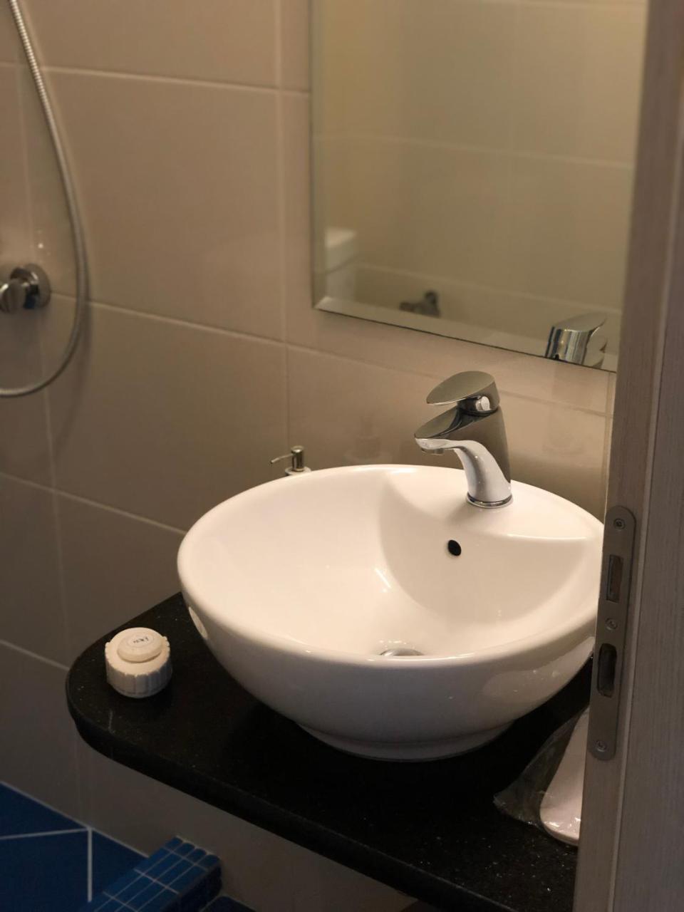 Hotel Shehu ジロカストラ エクステリア 写真