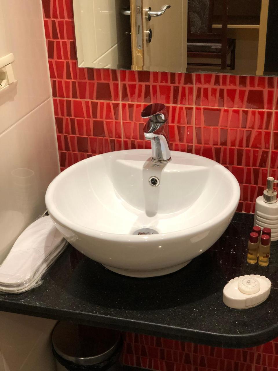 Hotel Shehu ジロカストラ エクステリア 写真